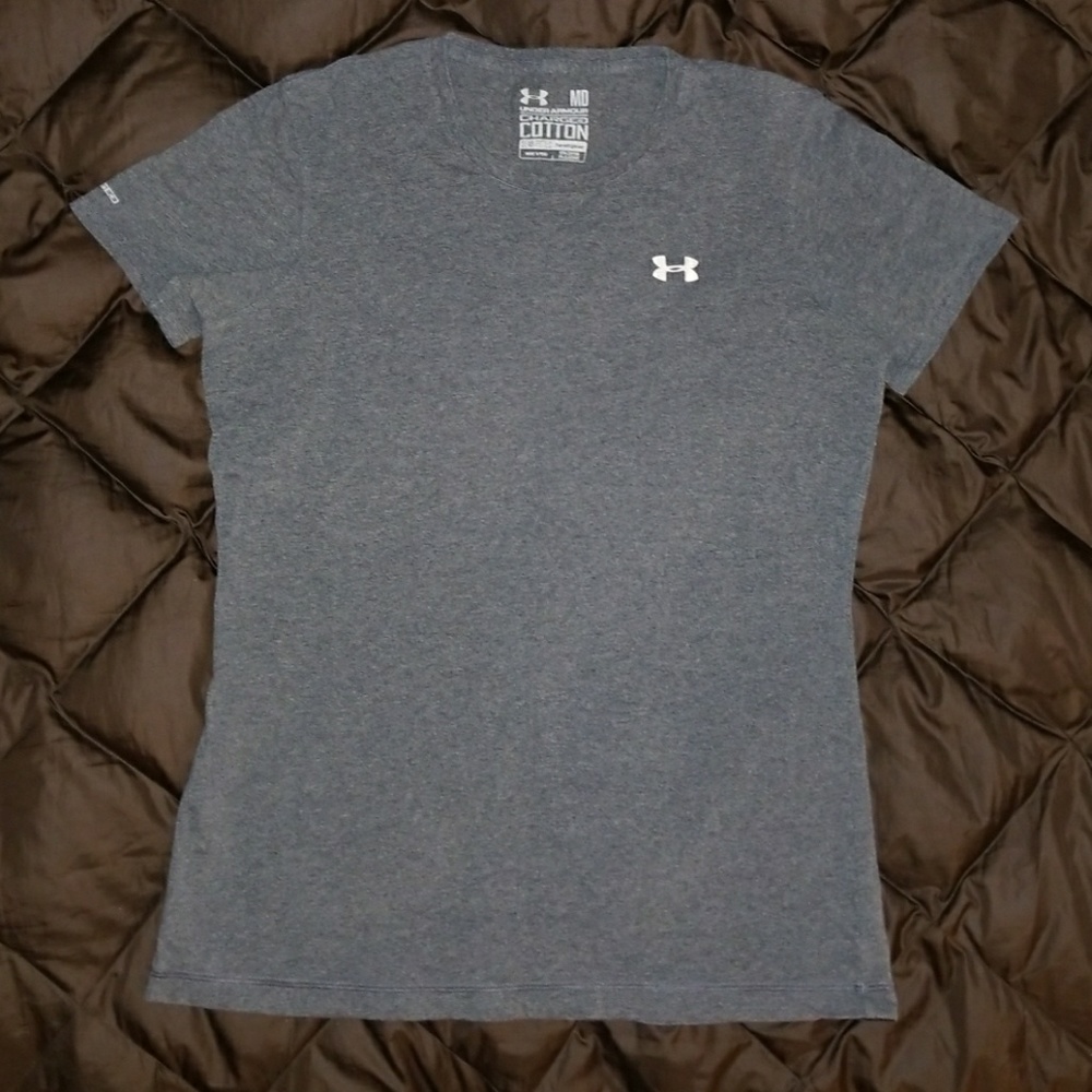 Womens Semi-fitted Under Armour t-shirt